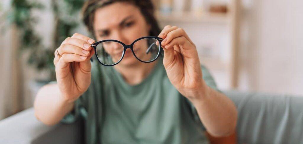 dangers of cheap glasses featured image